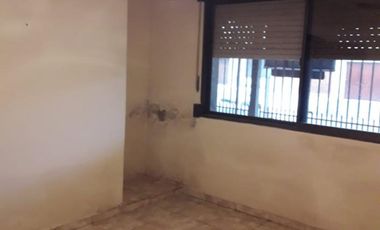 Venta Casa a Reciclar con Estupendo Lote 9,30 X 51 Lanus Este