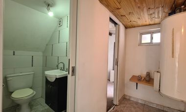 Venta - Casa cuatro ambientes con cochera de estilo marplatense - Bahía Blanca 2010