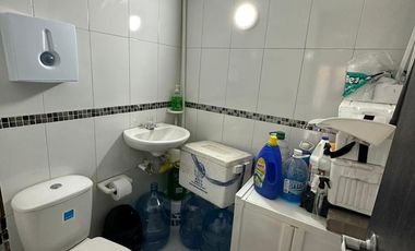 oficina en venta en centro comercial bolivar. Cod V2807