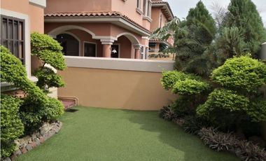VENDO CASA EN EL DORAL DE COSTA DEL ESTE ( IH)