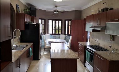 VENDO CASA EN EL DORAL DE COSTA DEL ESTE ( IH)