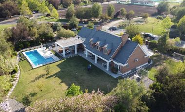 Casa en venta en Colina