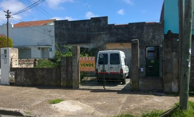 Lote de 8.66 x 34.06 mts. Apto para reciclar o construir