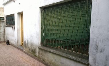 Lote de 8.66 x 34.06 mts. Apto para reciclar o construir