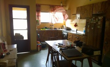 Lote de 8.66 x 34.06 mts. Apto para reciclar o construir