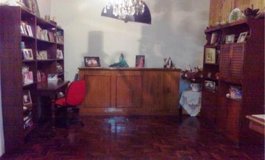 SE VENDE MUY LINDA PROPIEDAD DE 4 AMBIENTES EN VILLA BALLESTER. LOTE PROPIO.