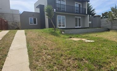 Gran Casa Nueva de 4 dormitorios 3 baños Amplios espacios