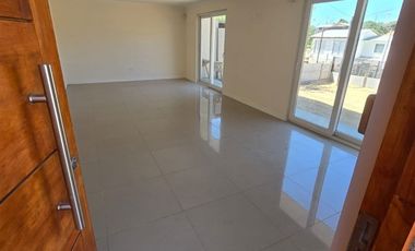 Gran Casa Nueva de 4 dormitorios 3 baños Amplios espacios