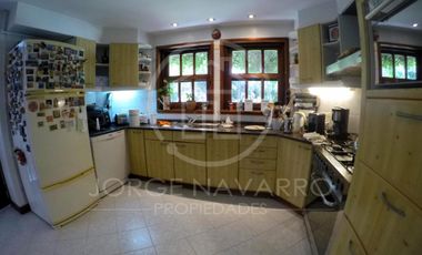 Importante Chalet de 5 Ambientes - Pozos 4400 - Villa Ballester - San Martín