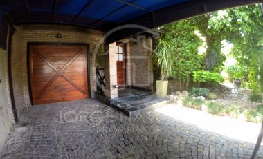Importante Chalet de 5 Ambientes - Pozos 4400 - Villa Ballester - San Martín