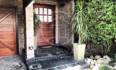 Importante Chalet de 5 Ambientes - Pozos 4400 - Villa Ballester - San Martín