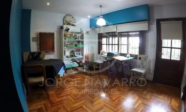 Importante Chalet de 5 Ambientes - Pozos 4400 - Villa Ballester - San Martín