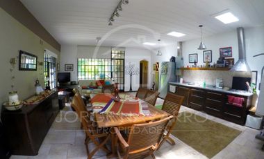 Importante Chalet de 5 Ambientes - Pozos 4400 - Villa Ballester - San Martín