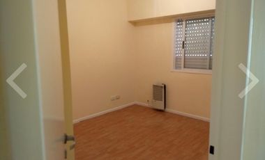 Excelente  departamento  de 2 ambientes con cochera.