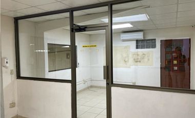 Se Vende Local Comercial en Parque Lefevre, Pueblo Nuevo