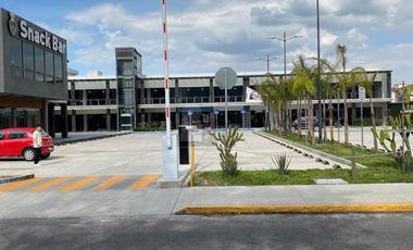 PLAZA COMERCIAL EN AV GOBERNADORES METEPEC