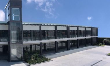 PLAZA COMERCIAL EN AV GOBERNADORES METEPEC