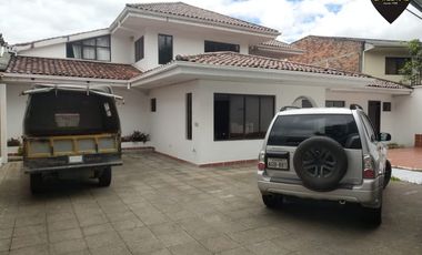 Casa de arriendo en Remigio Crespo – código:16704