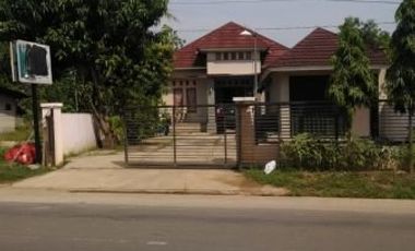Dijual rumah luas tanah 550 meter2 strategis pinggir jalan provinsi ( Jl. Raya Campaka) Purwakarta
