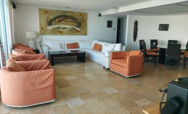 Departamento sobre Playa y sobre Av. Costera