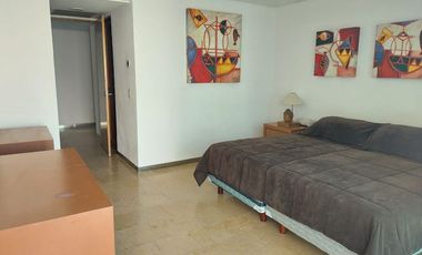 Departamento sobre Playa y sobre Av. Costera