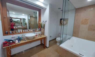 Departamento sobre Playa y sobre Av. Costera