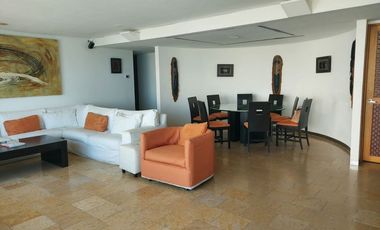 Departamento sobre Playa y sobre Av. Costera
