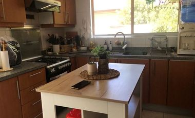 Casa en venta de 3D/3B quincho y piscina en Isla de Maipo