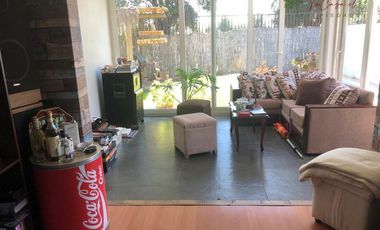 Casa en venta de 3D/3B quincho y piscina en Isla de Maipo