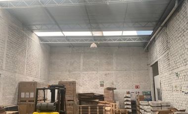 Se vende Bodega Periférico y Juan de Barrera