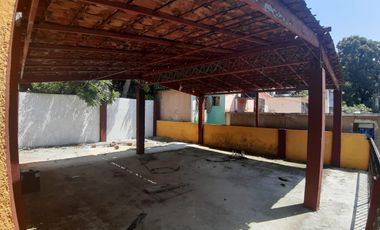 Casa de tres niveles y tres recamaras ubicada en la calle 16