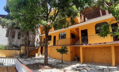 Casa de tres niveles y tres recamaras ubicada en la calle 16