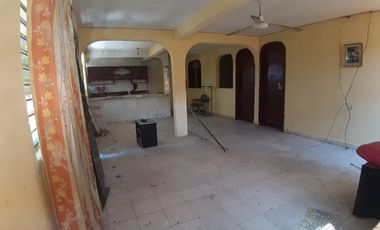 Casa de tres niveles y tres recamaras ubicada en la calle 16