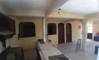 Casa de tres niveles y tres recamaras ubicada en la calle 16