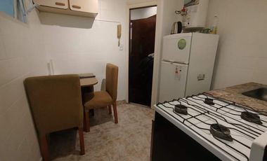 CARACAS al 400, FLORES. alquiler temporario c/patio propio