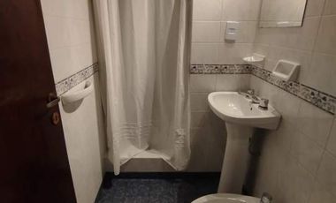 CARACAS al 400, FLORES. alquiler temporario c/patio propio