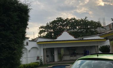 Casa en Venta con Alberca y Jardín en Zona Norte de Cuernavaca.