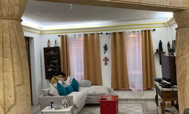 Casa en Venta con Alberca y Jardín en Zona Norte de Cuernavaca.