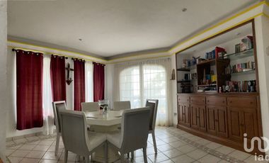 Casa en Venta con Alberca y Jardín en Zona Norte de Cuernavaca.