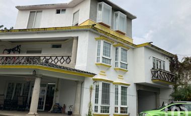 Casa en Venta con Alberca y Jardín en Zona Norte de Cuernavaca.
