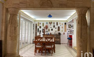 Casa en Venta con Alberca y Jardín en Zona Norte de Cuernavaca.