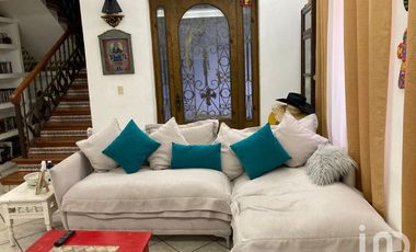 Casa en Venta con Alberca y Jardín en Zona Norte de Cuernavaca.