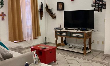 Casa en Venta con Alberca y Jardín en Zona Norte de Cuernavaca.