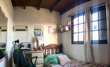 DUPLEX 4 AMBIENTES EN 2 PLANTAS AL FRENTE CON PATIO, EXCELENTE UBICACION