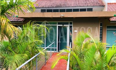 Se Vende Moderna y Amplia Casa en Altos del Maria