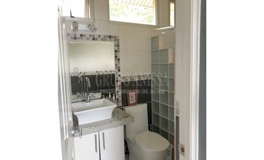 Se Vende Moderna y Amplia Casa en Altos del Maria