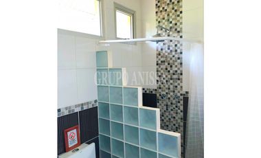 Se Vende Moderna y Amplia Casa en Altos del Maria