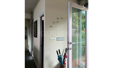 Se Vende Moderna y Amplia Casa en Altos del Maria