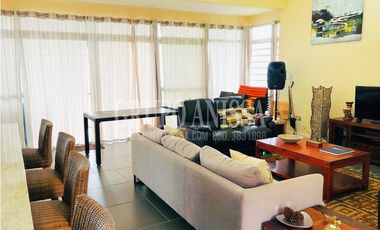 Se Vende Moderna y Amplia Casa en Altos del Maria