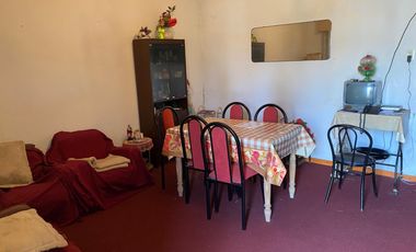 CASA DE 3 AMB. CON GRAN QUINCHO EN BANFIELD
